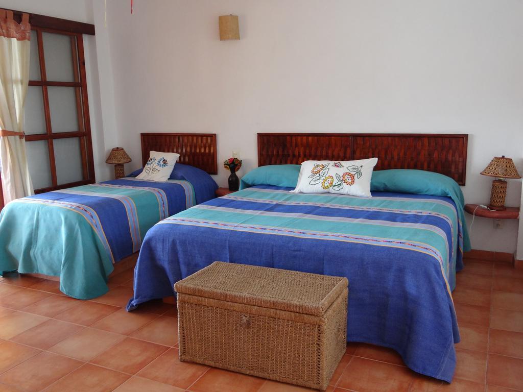 Casa Adriana Hotel Zihuatanejo Szoba fotó